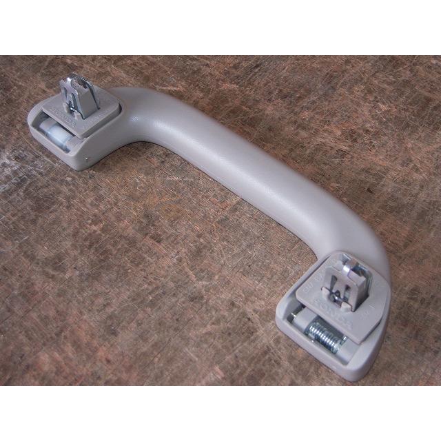フィットシャトル DAA-GP2 左フロントアシストグリップ 純正品番83240