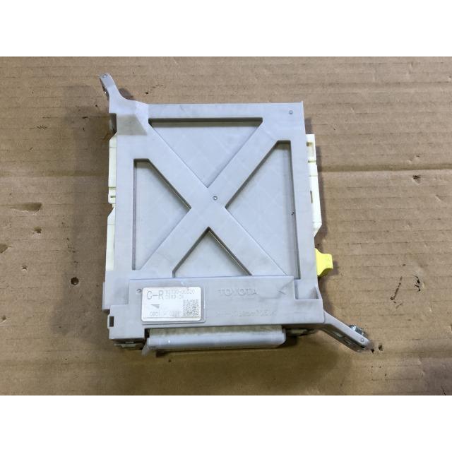 クラウンマジェスタ DBA-URS206 ヒューズボックス 純正品番82730