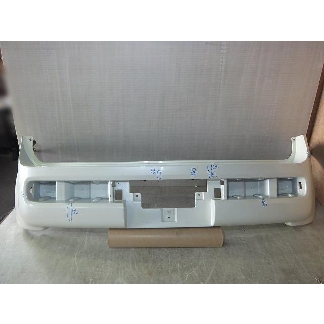 キューブ DBA-YGZ11 リアバンパー カラー番号QX1 ホワイトパール(3P