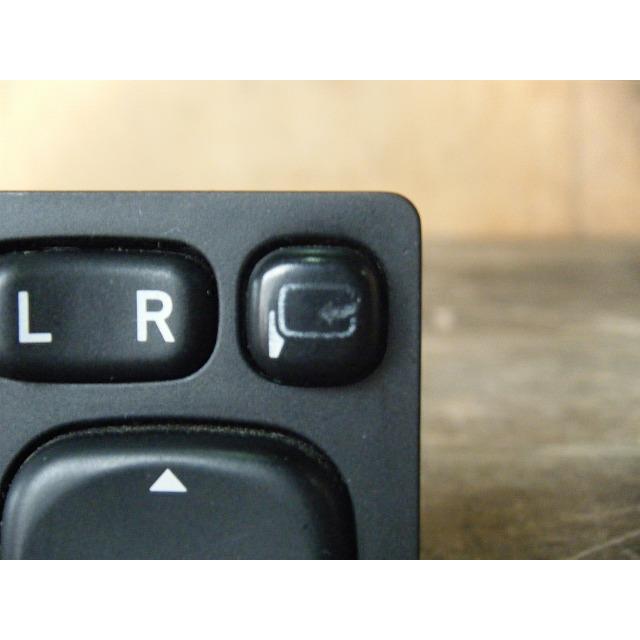 シゲ　　(sw61)マッコウ¥12000→¥9000 84870)リモコンミラー スイッチ トヨタ トヨタ純正品番先頭84