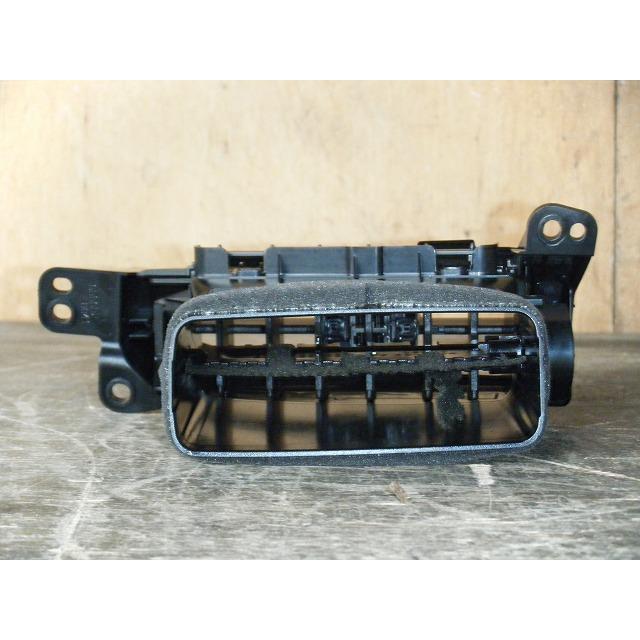 ウィッシュ DBA-ZGE20G 左エアコン吹き出し口 純正品番55660