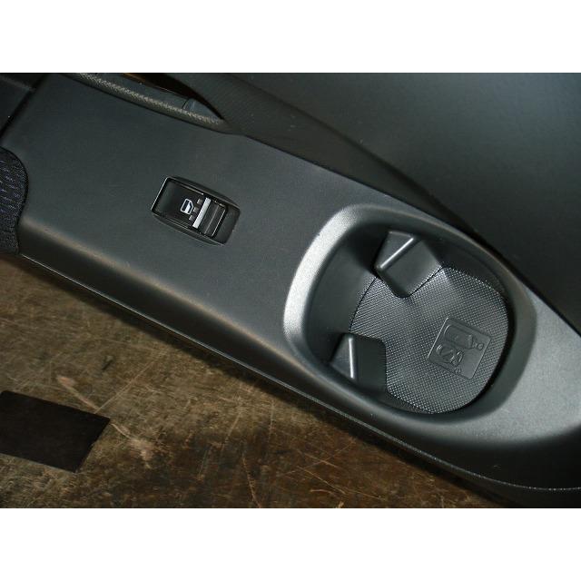 bB DBA-QNC21 左フロントドアトリム 内張り 純正品番67620-B1040-B1