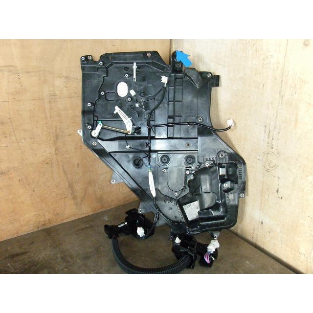 N-BOX DBA-JF3 右スライドドアワイヤーハーネス 純正品番32753 N-BOX DBA-JF3 右スライドドアワイヤーハーネス 純正品番32753