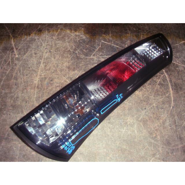 パレット DBA-MK21S 右テールランプ ストップランプ ブレーキランプ