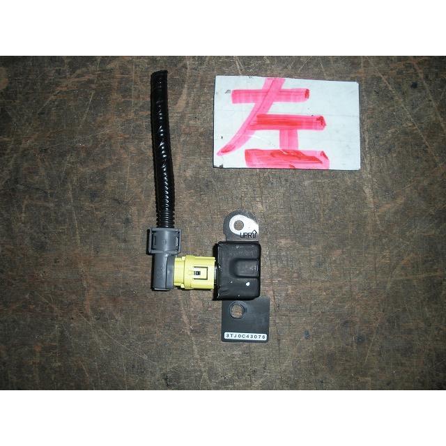 サンバー GD-TT1 左フロントエアバックセンサー 純正品番 サンバー GD-TT1 左フロントエアバックセンサー 純正品番