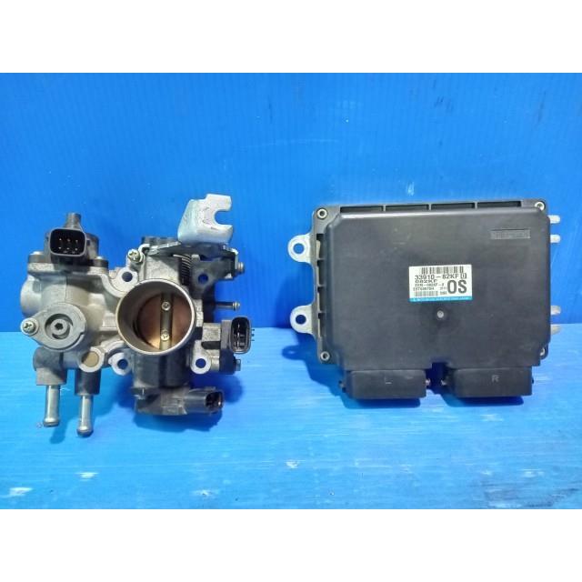 アルト DBA-HA25S スロットルボディ スロボ 純正品番13400-85K00 管理