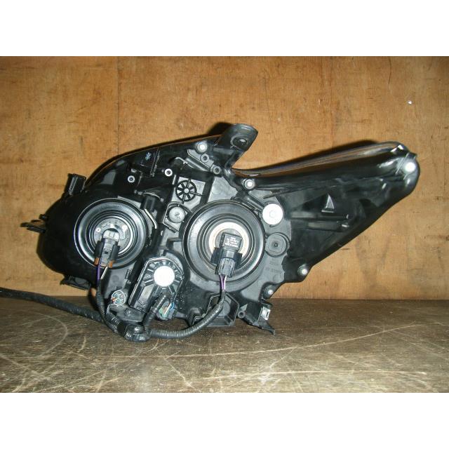 プリウス DAA-ZVW30 右ヘッドランプ 右ヘッドライト 純正品番 プリウス DAA-ZVW30 右ヘッドランプ 右ヘッドライト 純正品番