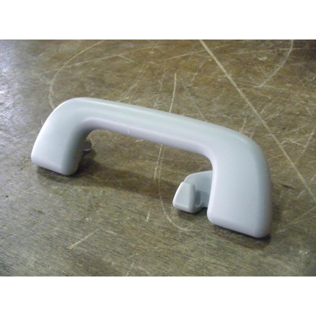 プリウス DAA-ZVW30 右リアアシストグリップ 純正品番74610-52030-B1