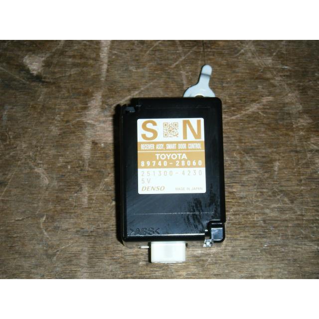 ヴォクシー VOXY DBA-ZRR70W スマートドアコントロールレシーバー 純正