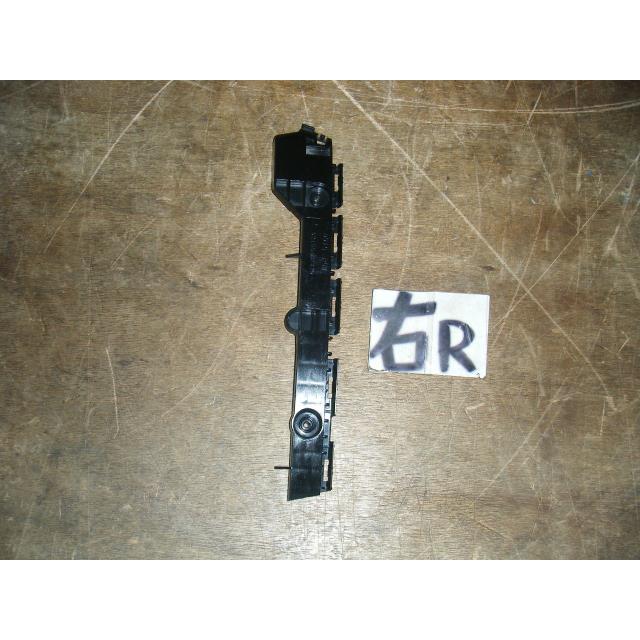 ムーヴ DBA-LA150S リアバンパー右サイドサポート 純正品番52155-B2320