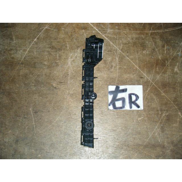 ムーヴ DBA-LA150S リアバンパー右サイドサポート 純正品番52155-B2320