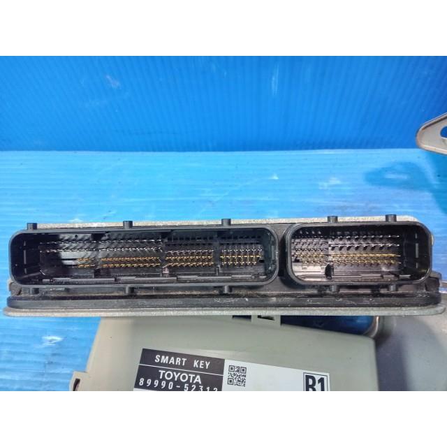 アクア DAA-NHP10 エンジンコンピューター 純正品番89661-5C570 管理
