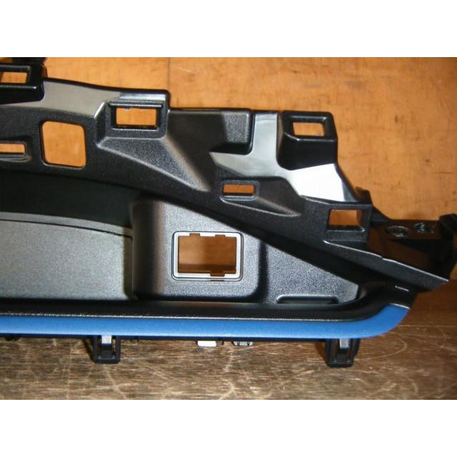 アクア DAA-NHP10 助手席オープントレイ 純正品番55440-52140-J1 管理