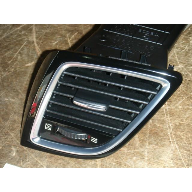 アクセラ DBA-BM5FS 左エアコン吹き出し口 純正品番BHN2-64-830C 02