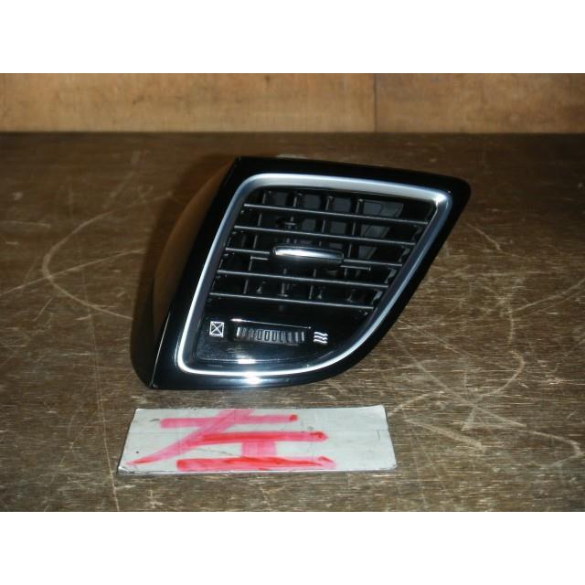 アクセラ DBA-BM5FS 左エアコン吹き出し口 純正品番BHN2-64-830C 02
