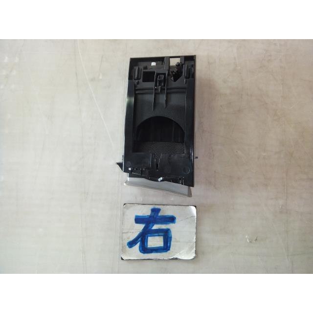 デイズルークス DBA-B21A 右ドリンクホルダー 純正品番68430-6A00K