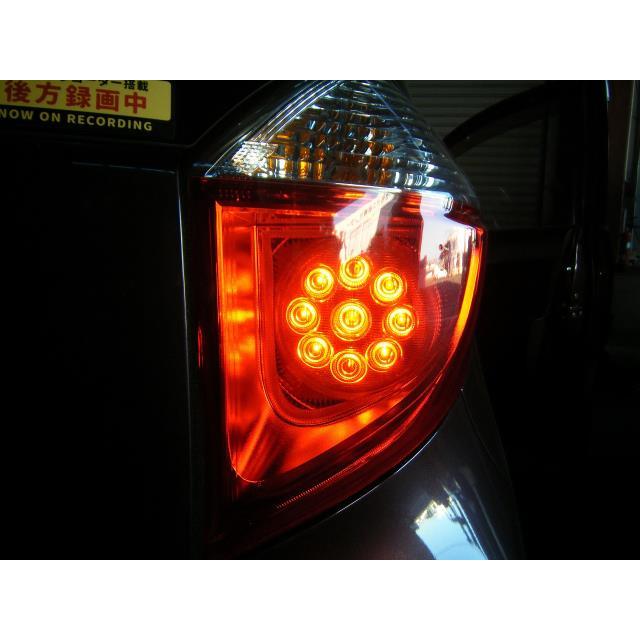 ラクティス DBA-NCP120 右テールランプ ストップランプ ブレーキランプ