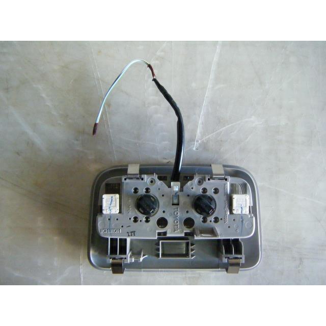ラクティス DBA-NCP120 フロントルームランプ 室内灯 純正品番81260