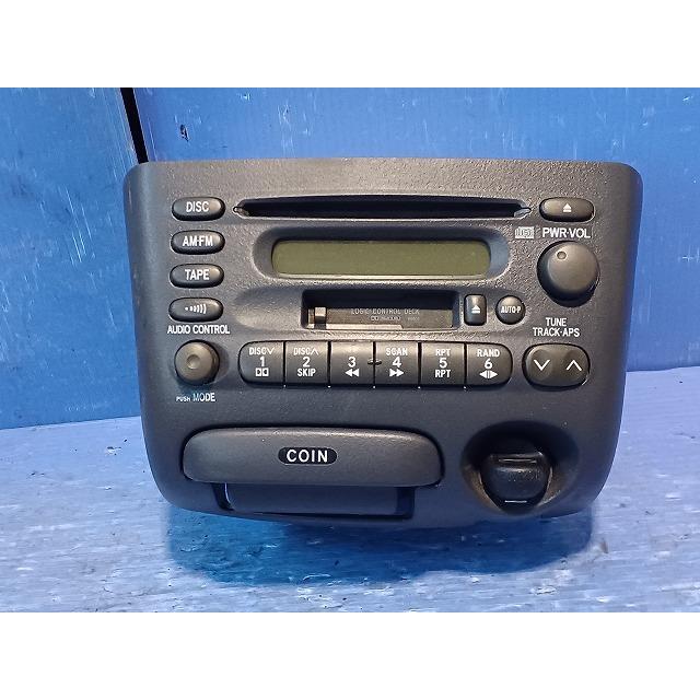 パネル付きトヨタ/DBA-KSP90 オーディオ/デッキ 86120-52840 ヴィッツ TA-NCP10 オーディオ 純正品番86120-52050-B0 管理番号AC0403