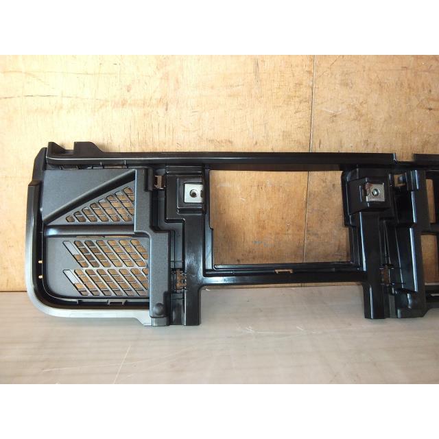 タント DBA-LA600S ラジエータグリル下側 純正品番53112-B2330 管理