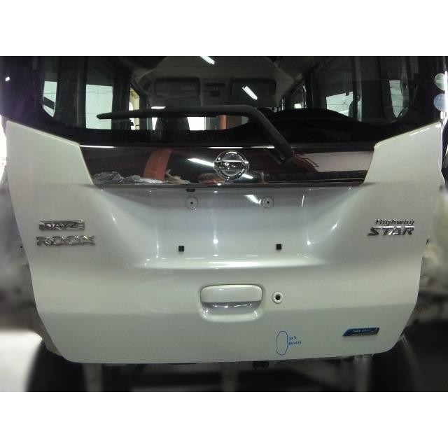 デイズルークス DBA-B21A バックドア リアゲート カラー番号W13