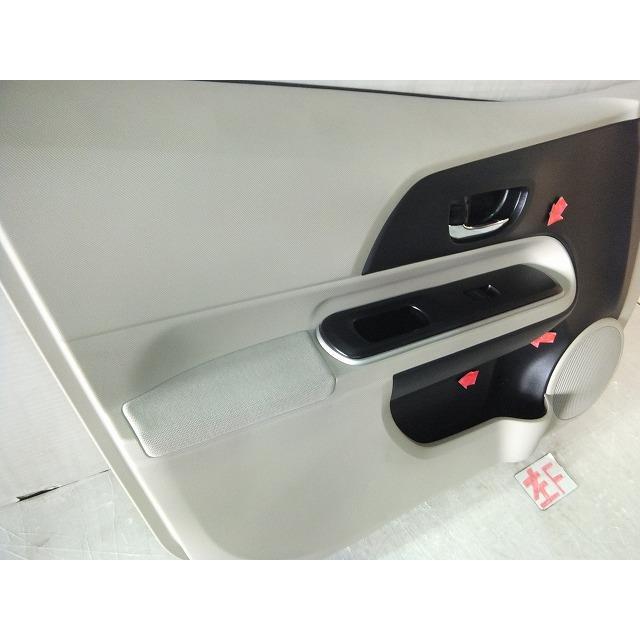 アクア DAA-NHP10 左フロントドアトリム 内張り 純正品番67620-5CK60
