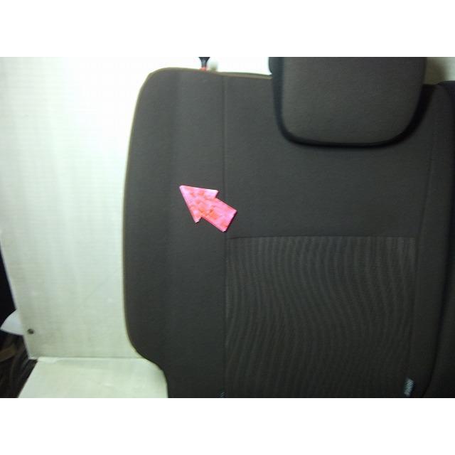 アクア DAA-NHP10 リアシート 純正品番71075-52J51-E2 管理番号AB5533