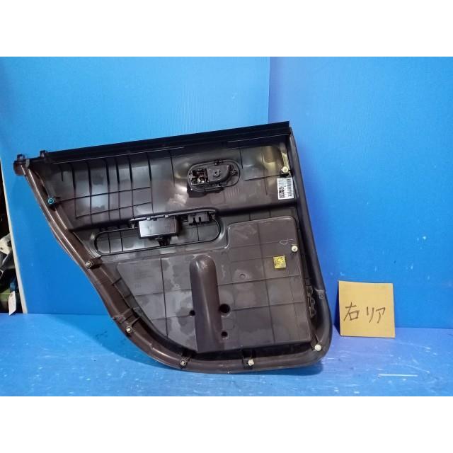 SPADE スペイド DBA-NCP141 右リアドアトリム 内張り 純正品番67630