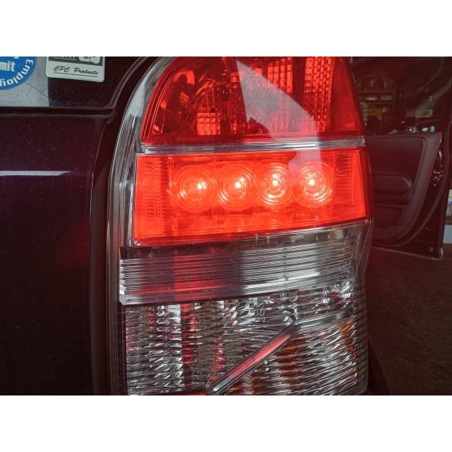 SPADE スペイド DBA-NCP141 右テールランプ ストップランプ ブレーキ