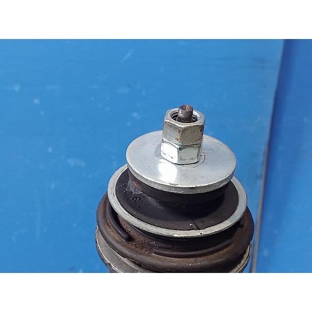 SPADE スペイド DBA-NCP141 左リアショックアブソーバー 純正品番48530