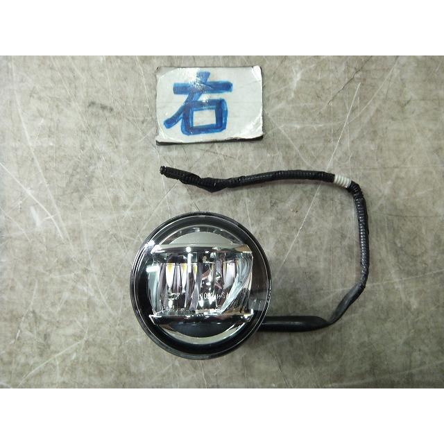 ピクシスエポック DBA-LA350A 右フォグランプ 管理番号AB4946 : 赤江