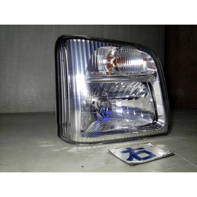 サンバー TV1 右側　ヘッドライト　VC02-001 (330) サンバー LE-TV1 右ヘッドランプ 右ヘッドライト 純正品番84001TC060