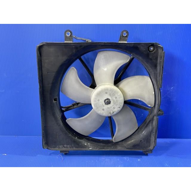 フィット DBA-GD1 電動ファン 助手席側 純正品番19030-PWA-J51 管理