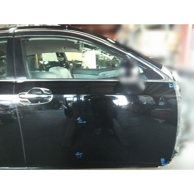 クラウン DBA-GRS200 右フロントドア カラー番号202 ブラック 純正品番