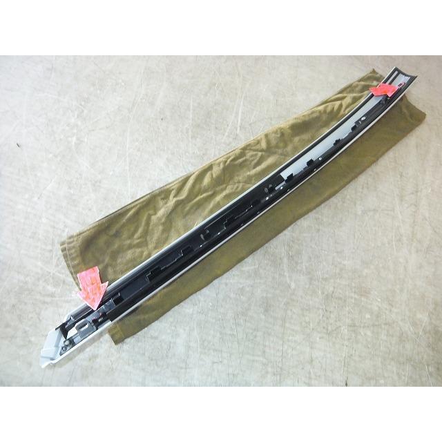 フィット 6AA-GR3 左フロントウインドウシールドサイドガーニッシュ