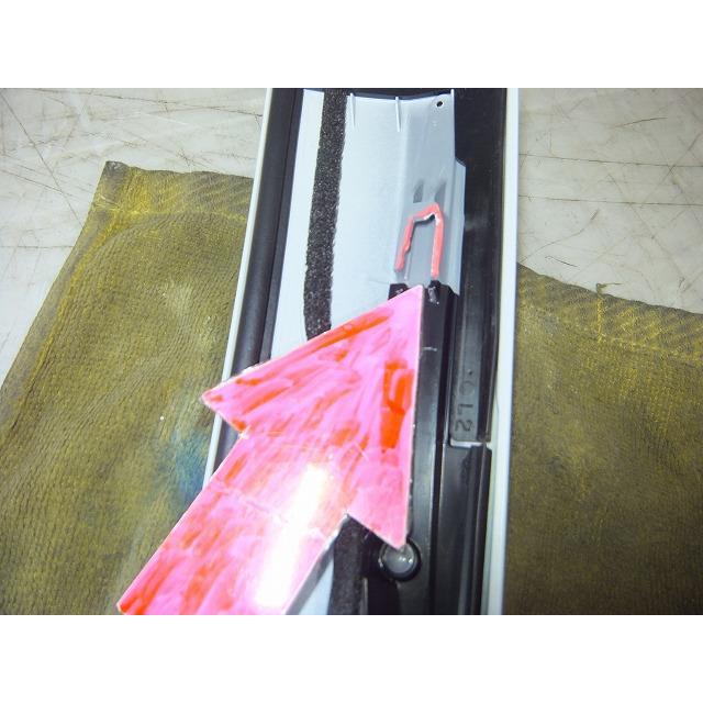 フィット 6AA-GR3 左フロントウインドウシールドサイドガーニッシュ