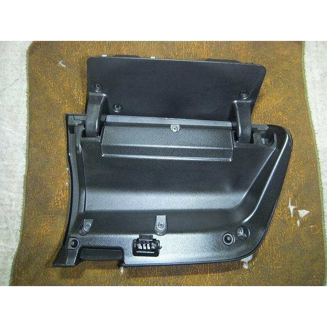 フィット 6AA-GR3 左アッパーボックス蓋 純正品番77510-TZA フィット 6AA-GR3 左アッパーボックス蓋 純正品番77510-TZA