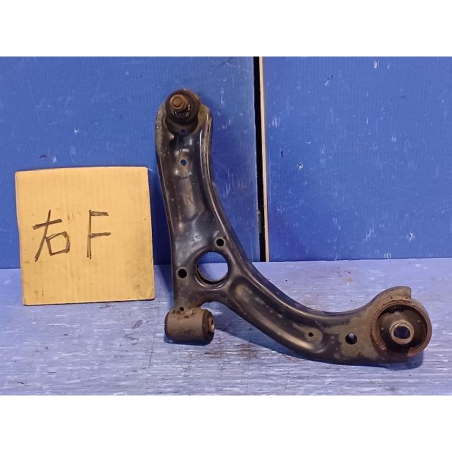 タント DBA-L375S 右フロントロアアーム 純正品番48068-B2080 管理番号