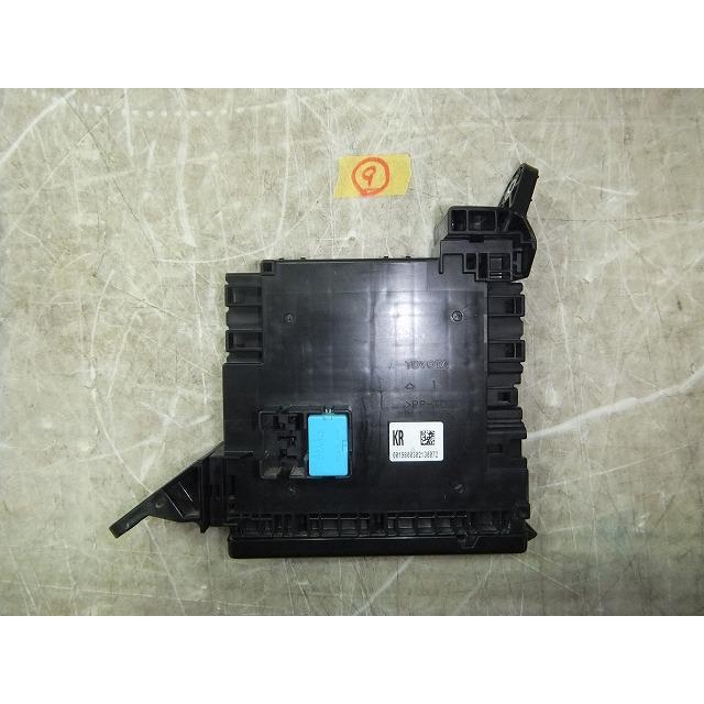 クラウン アスリート AWS210 ヒューズボックス エンジンルーム ブロック クラウン DAA-AWS210 ヒューズボックス ジャンクションブロック 室内側
