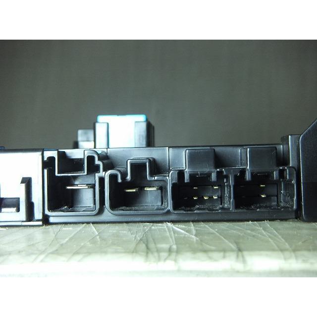 クラウン DAA-AWS210 ヒューズボックス ジャンクションブロック 室内側