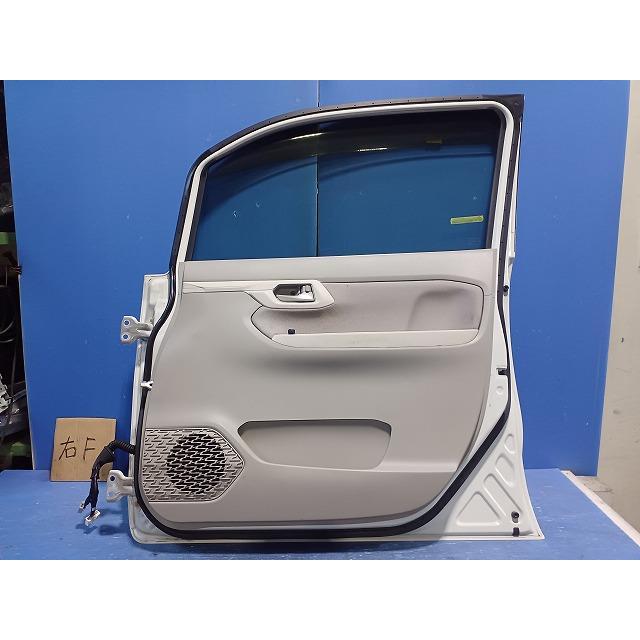 ダイハツ ムーヴ LA150S フロント右ドア ムーヴ DBA-LA150S 右フロントドア カラー番号W24 パールホワイトIII