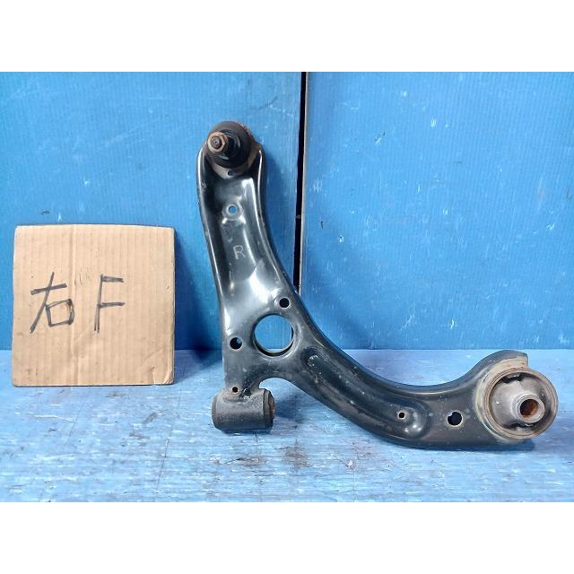 ムーヴ DBA-LA150S 右フロントロアアーム 純正品番48068-B2190 管理