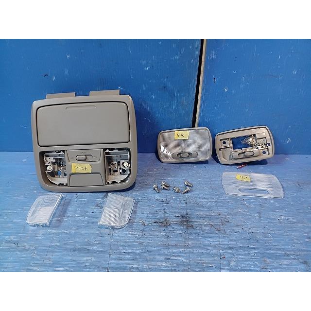 ステップワゴン DBA-RP1 ルームランプ 室内灯 純正品番83250-T0A-A01ZC