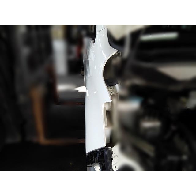 ソリオ DBA-MA15S 右フロントフェンダー カラー番号Z7T パールホワイト
