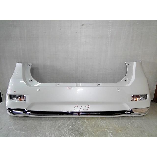 ピクシスジョイ DBA-LA250A リアバンパー カラー番号W24 パール