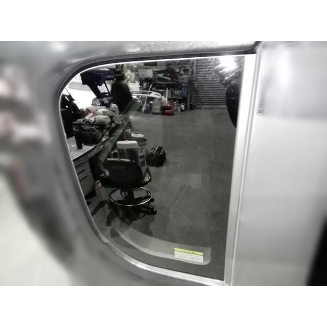 タント DBA-LA600S 右クォーターガラス 純正品番62711-B2200 管理番号