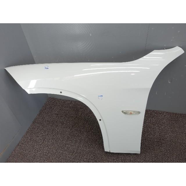 BMWX1 右フェンダー 9069 BMW X1 18i E84 VL18 フェンダー左 300 （T1-2） : Auto Recycle