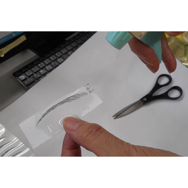 送料無料 眉毛シール 眉シール 4パターン 10回分 つけ眉毛 水で付けられる アイブロウ テンプレート プチ アートメイク 化粧品 美容 |  | 10