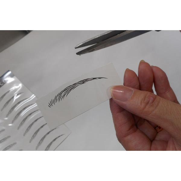 送料無料 眉毛シール 眉シール 4パターン 10回分 つけ眉毛 水で付けられる アイブロウ テンプレート プチ アートメイク 化粧品 美容 |  | 07