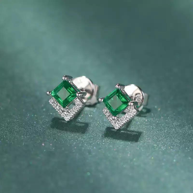 ピアス シルバー925 スクエア エメラルドカラー キュービック ピアス シルバー925 スクエア エメラルドカラー キュービック